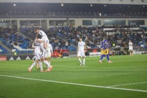 Celebración gol con abrazos del Real Madrid Castilla